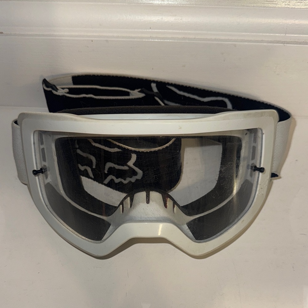 Fox Racing MTB Main Core Goggle in White. One size, unisex, adjustable strap.
